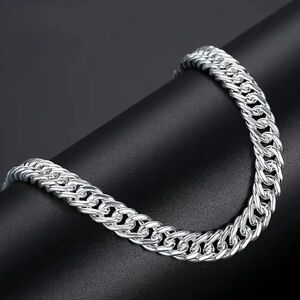 Luxurious Silver Plated Bracelet Elegant Perfect for Everyday Wear and Gift 🎁